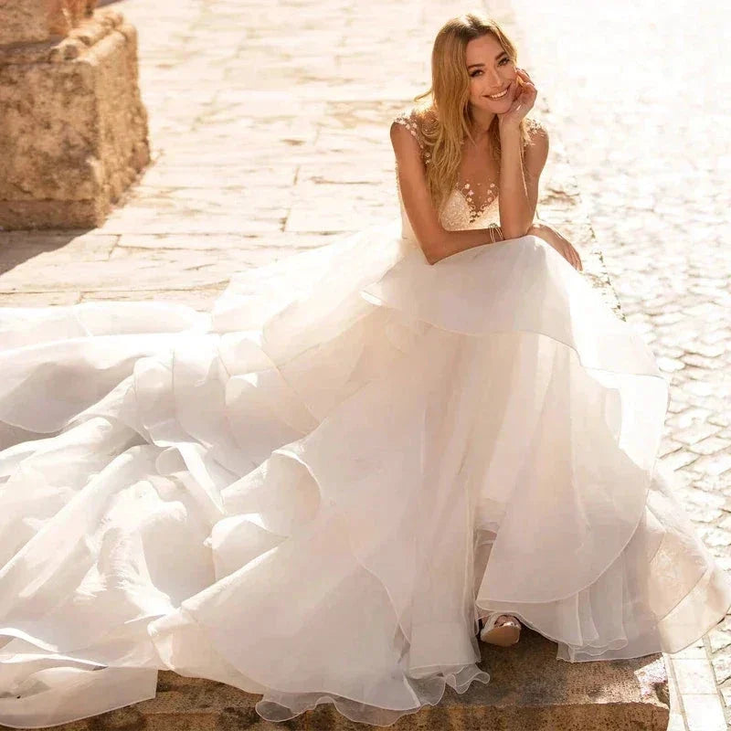 Elegant Sweetheart Wedding Dresses 2024 Applique Flowers Sleeveless Illusion Back Tiered Ball Gowns Court Train Vestido De Novia (ZD14246)