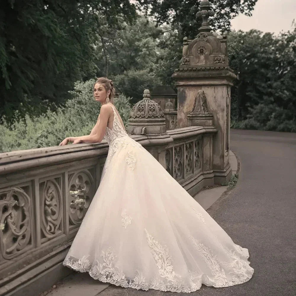 Elegant Wedding Dresses For Woman Popular Summer A-line V-Neck Sleeveless Appliques Open Back Vestidos De Novia (ZD14126)