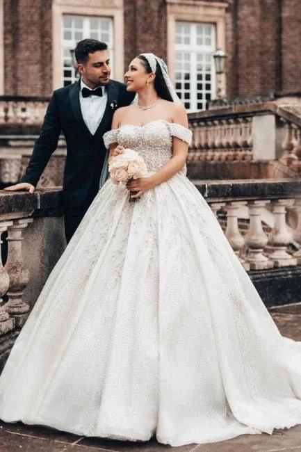 Extravagant Princess Long A-line Off-the-shoulder Glitter Lace Sleeveless Wedding Dresses with Pearls (ZD15635)