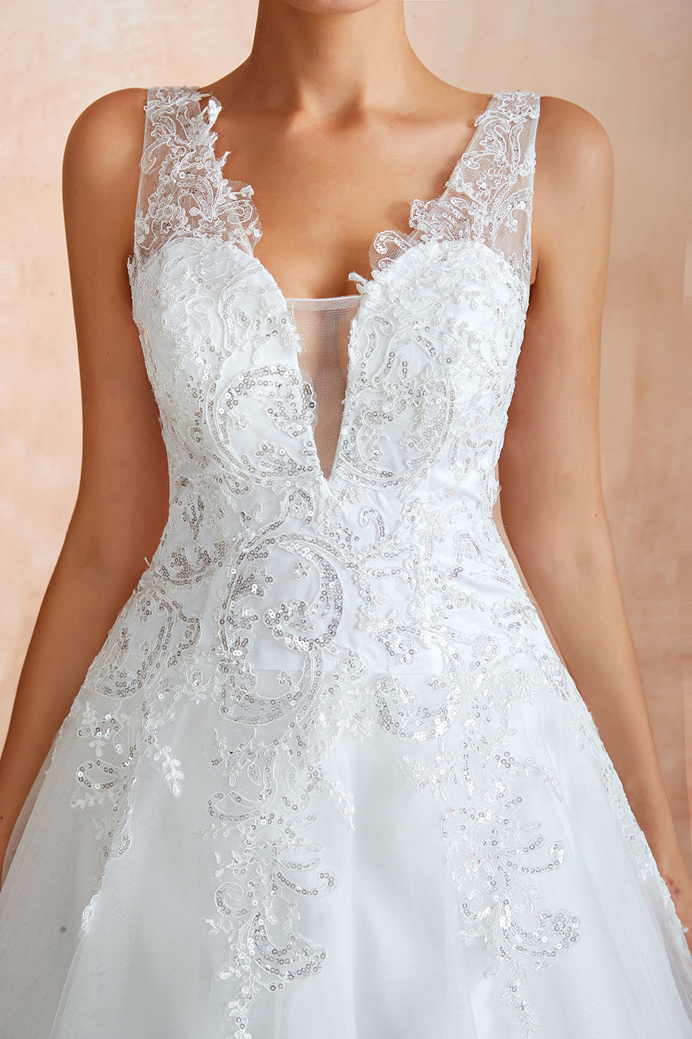Fantastic Tulle Appliques Sleeveless White Wedding Dress