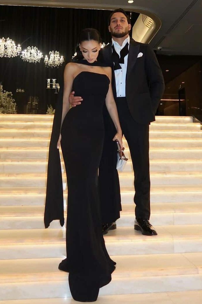 Fashionable Mermaid Strapless Black Long Prom Dress with Sweep Train