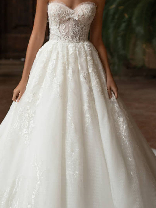 Formal Ball Gown Wedding Dress Strapless Lace Tulle Plus Size Strapless Bridal Gowns with Sweep Train