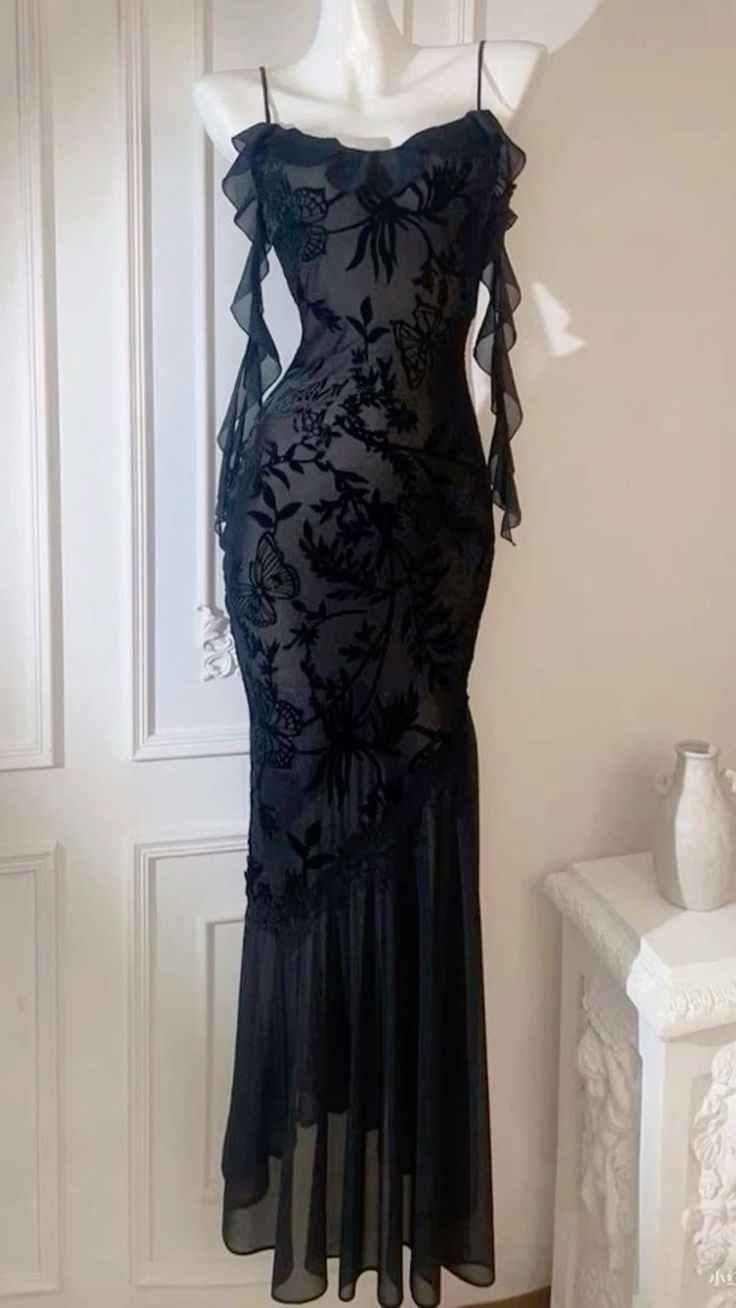 Charming Black Spaghetti Straps Mermaid Evening Dress Long Party Prom Dress - VelvetHem