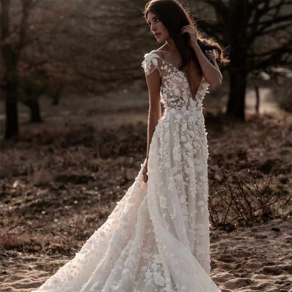 Glamorous Deep V-Neck Beach Wedding Dress Cap Sleeves Tulle Bridal Gowns With Lace Appliques
