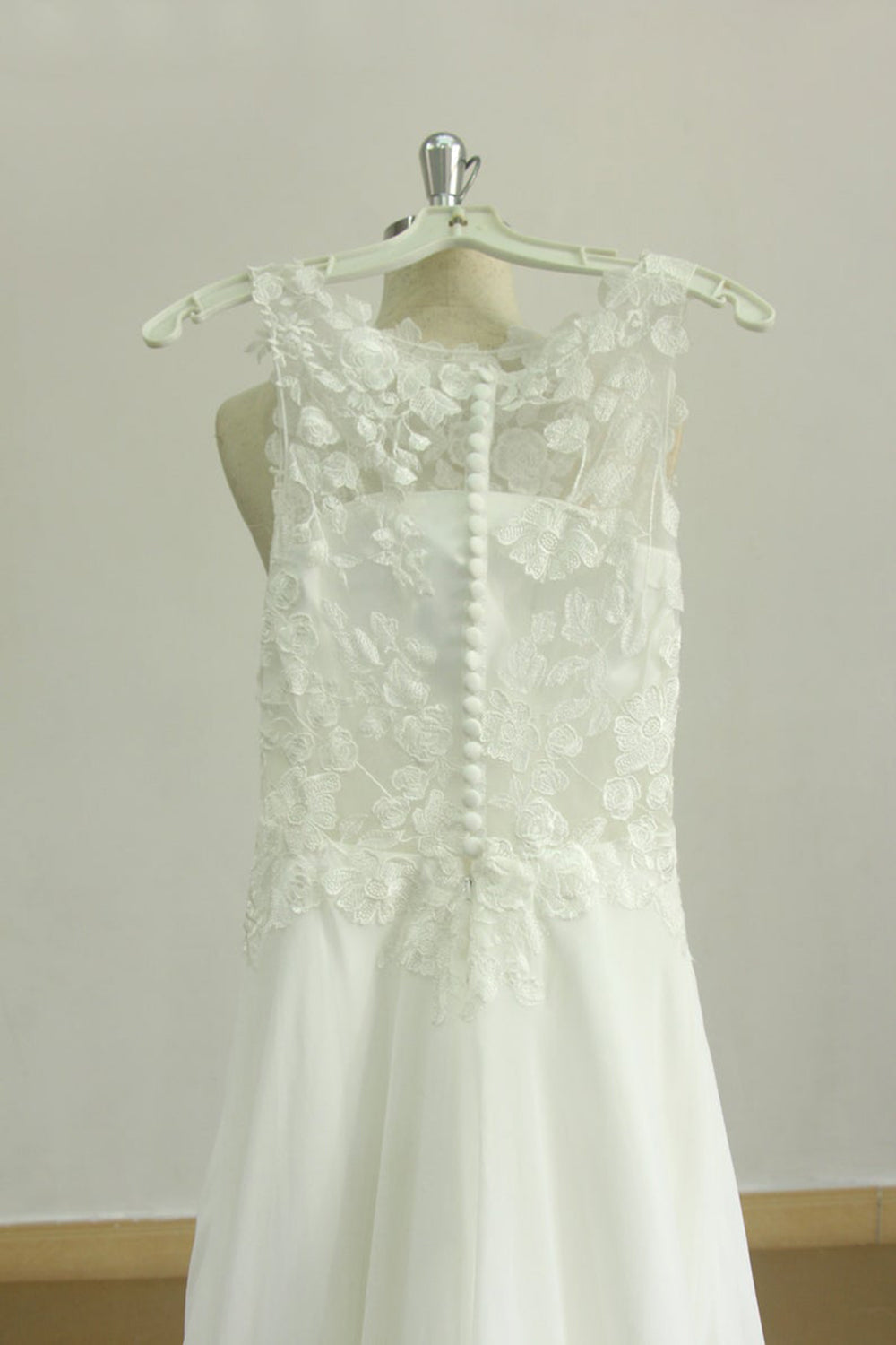 Glamorous Jewel Sleeveless Appliques Beach Wedding Dress | Lace White Chiffon Bridal Gowns