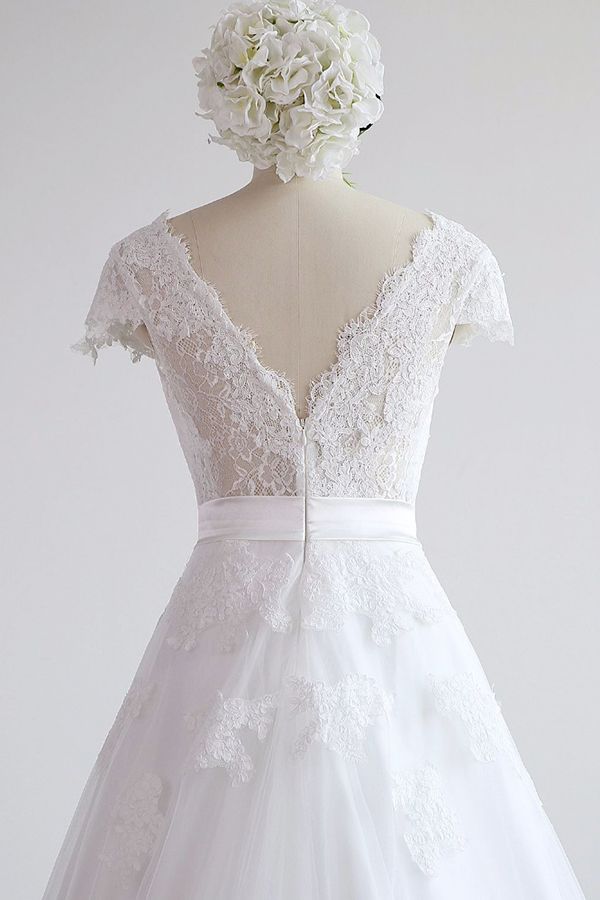 Glamorous Shortsleeves V-neck Lace Wedding Dress | White A-line Tulle Bridal Gowns With Appliques