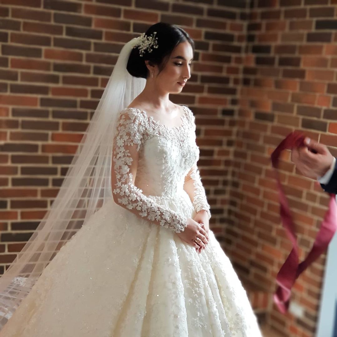 Gorgeous Floral Lace Long Sleeves Bridal Dresses Wedding Dress Aline for Bride
