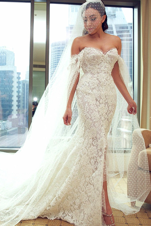 Gorgeous Sweetheart Lace Mermaid Beach Wedding Dresses Front Split Beach Bridal Dresses with Tulle Wrap