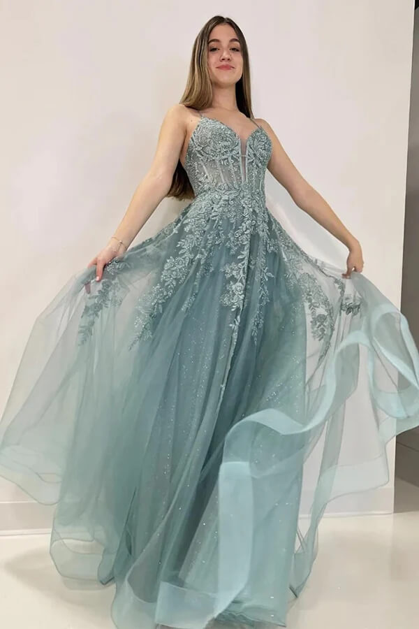 Tulle A-line Lace Appliques Spaghetti Straps Prom Dresses