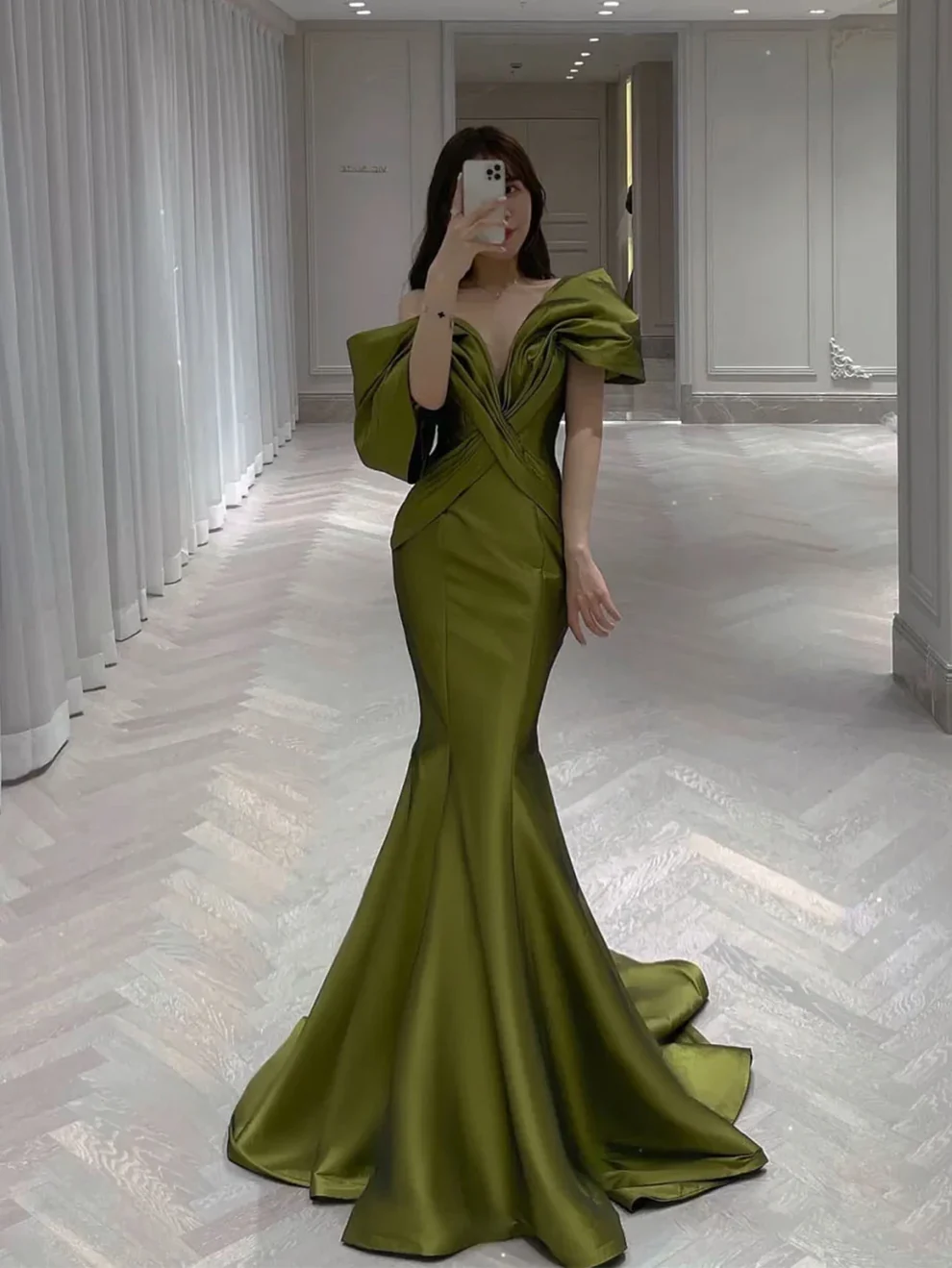 Pretty Off The SHoulder Mermaid Prom Dress,Green Satin Party Evening Gown - VelvetHem