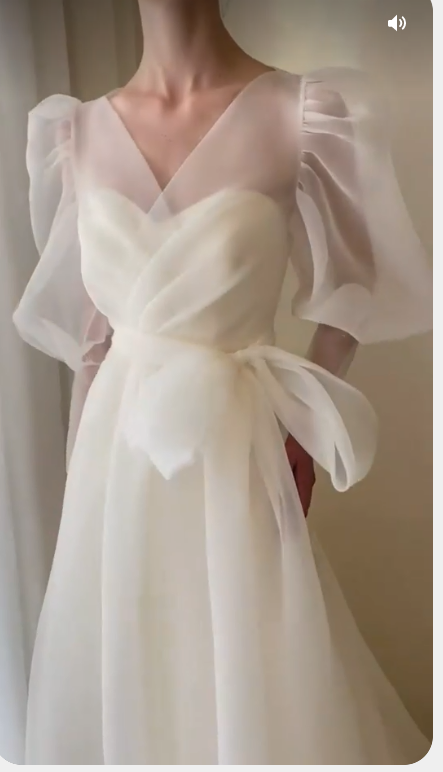 Pure V Neck Wedding Dress V Neck Vitage Prom Dress - VelvetHem
