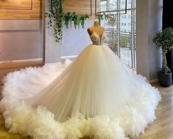 Ivory Prom Dress Spaghetti Strap Long Prom Dress Saudi Arabia Wedding Evening Dress - VelvetHem
