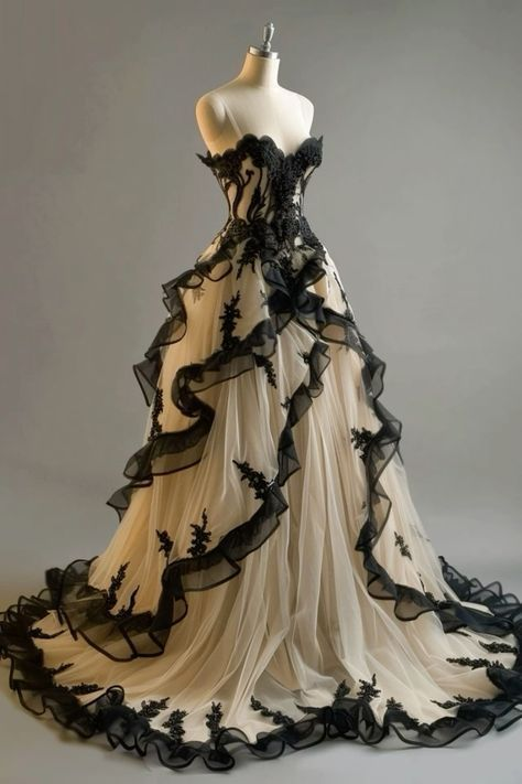 Gorgeous Black Tulle Appliques Evening Dress Strapless Wedding Dress - VelvetHem