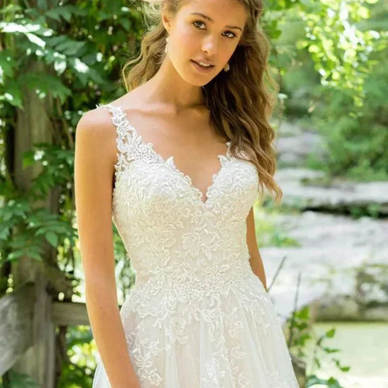 Haute Couture Elegant White Tulle Backless Spaghetti Strap Sweep Train V-Neck Backless A-LINE Embroidery Wedding Dress (ZD14209)