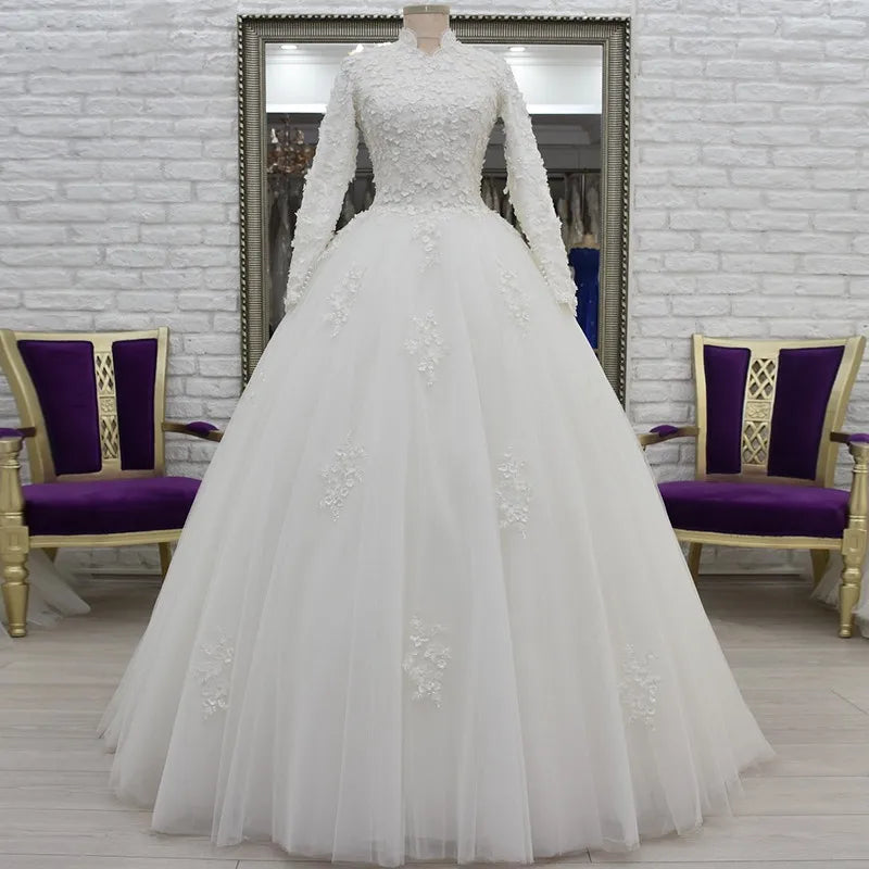 Customized Muslim Wedding Dresses Dubai High Neck 3D Flowers Pearls Long Sleeves Bridal Dress Robe de Mariage Vestido De Noiva Champagne