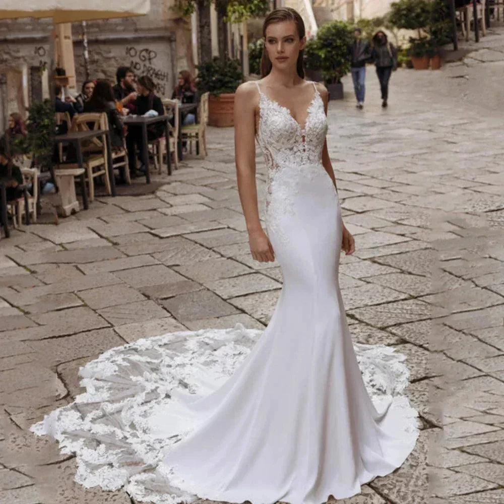 High Quality Spaghetti Straps Wedding Dresses V-Neck Backless Bride Gowns Lace Appliques Sweep Train Mermaid Vestido De Noiva (ZD13501) - VelvetHem