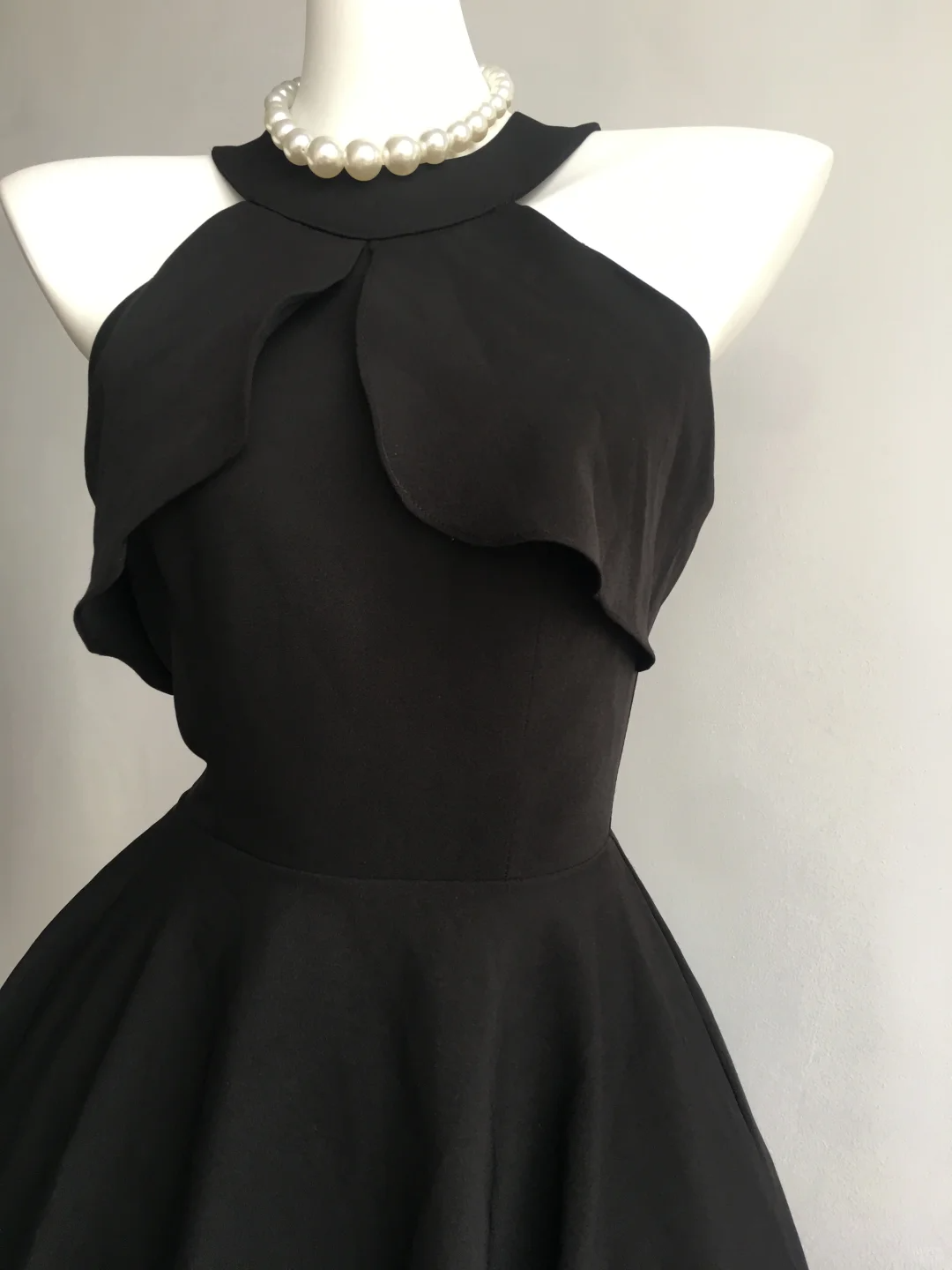 Simple Black Sleeveless Satin A Line Short Formal Graduation Homecoming Dress Cocktail Dress - View 3 | VelvetHem