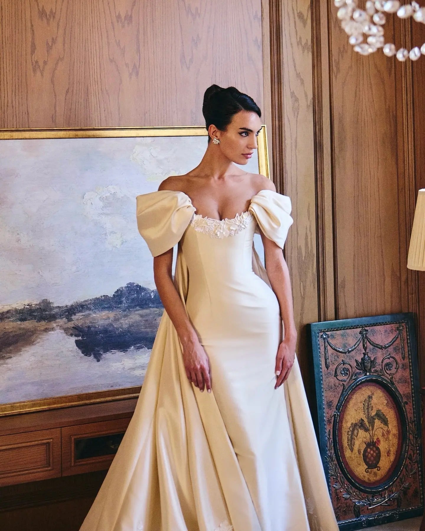 Luxury Ivory Off-the-Shoulder Satin Wedding Dress with Puff Sleeves ZP074