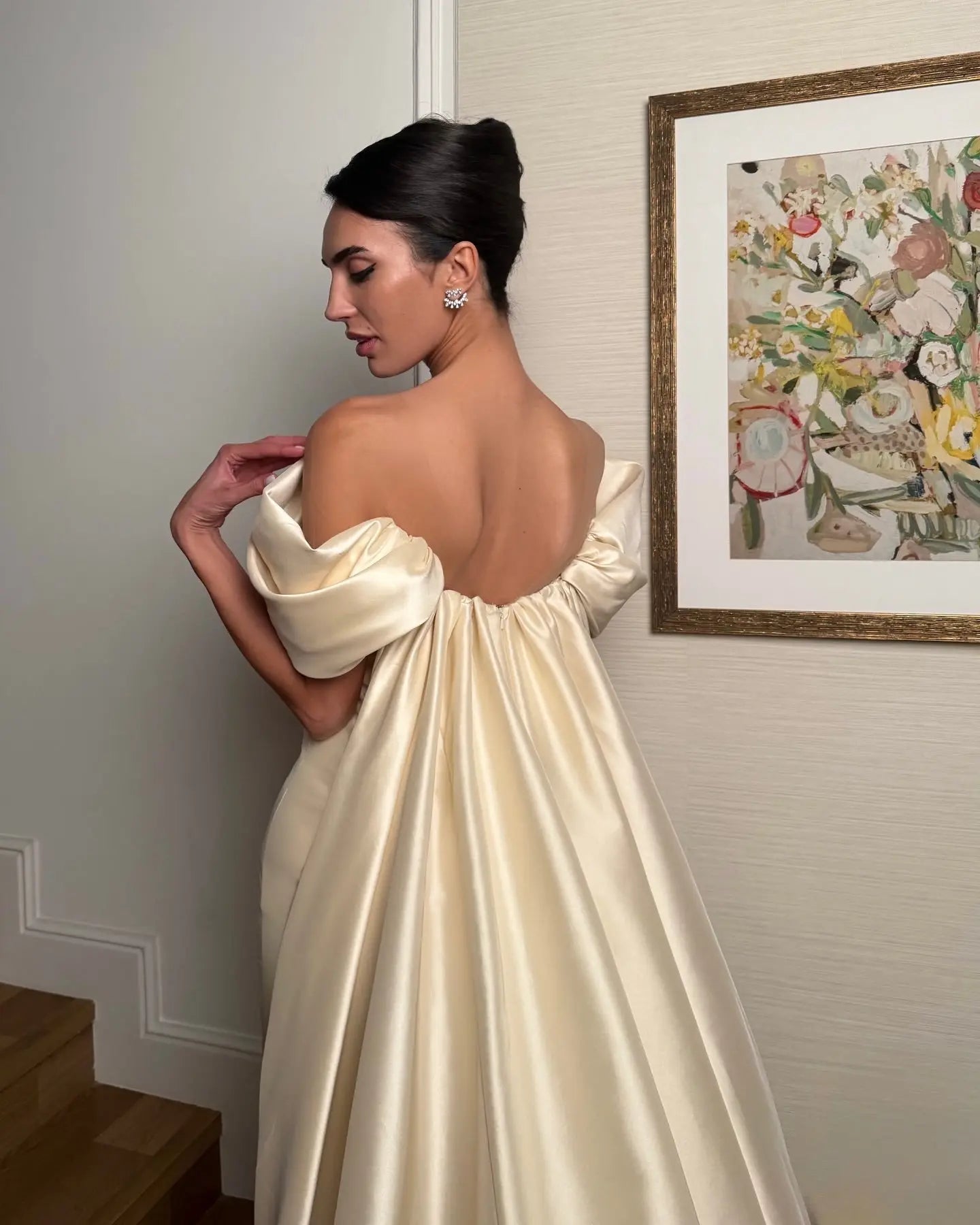 Luxury Ivory Off-the-Shoulder Satin Wedding Dress with Puff Sleeves ZP074