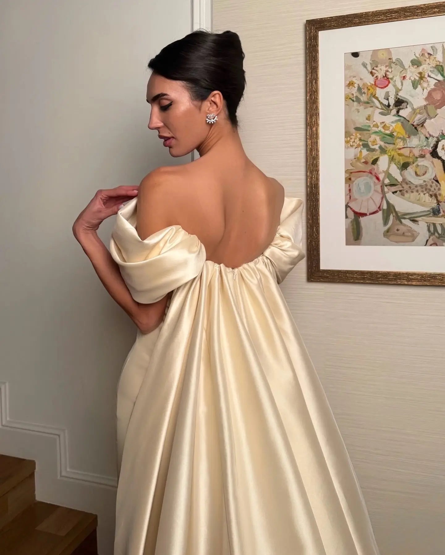 Luxury Ivory Off-the-Shoulder Satin Wedding Dress with Puff Sleeves ZP074