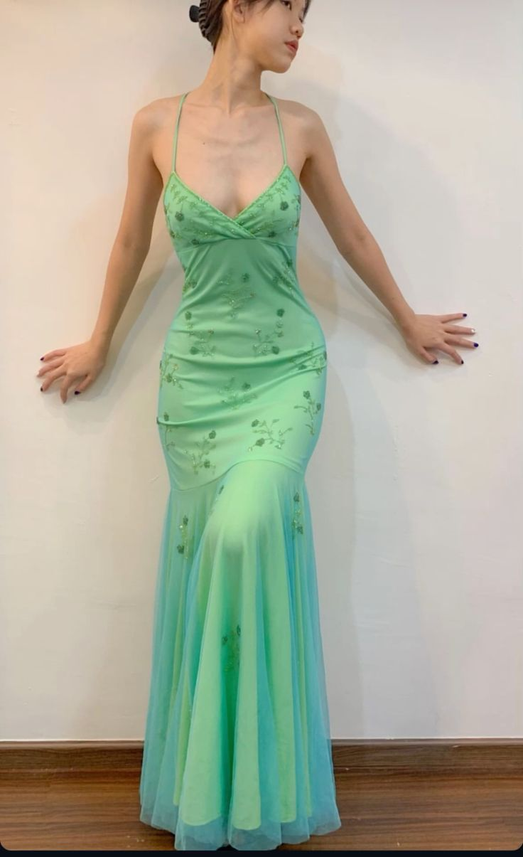 Green Spaghetti Straps Beaded Mermaid Evening Dress V Neck Party Prom Dress - VelvetHem