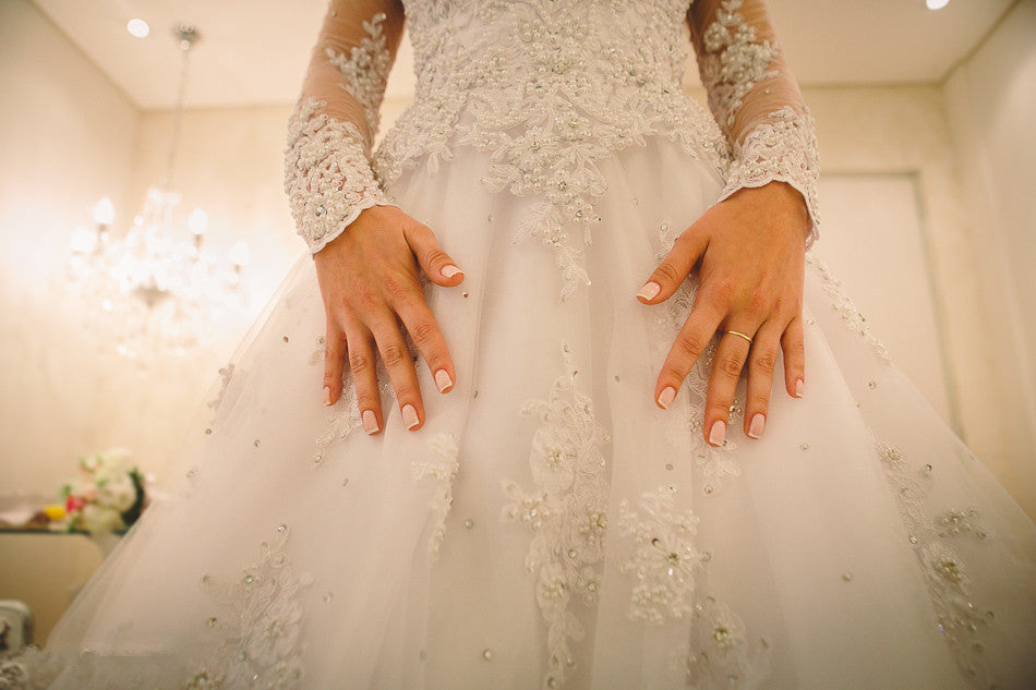 Long Sleeve Off-the-shoulder Wedding Dress Lace Tulle Bridal Gowns with Pearls