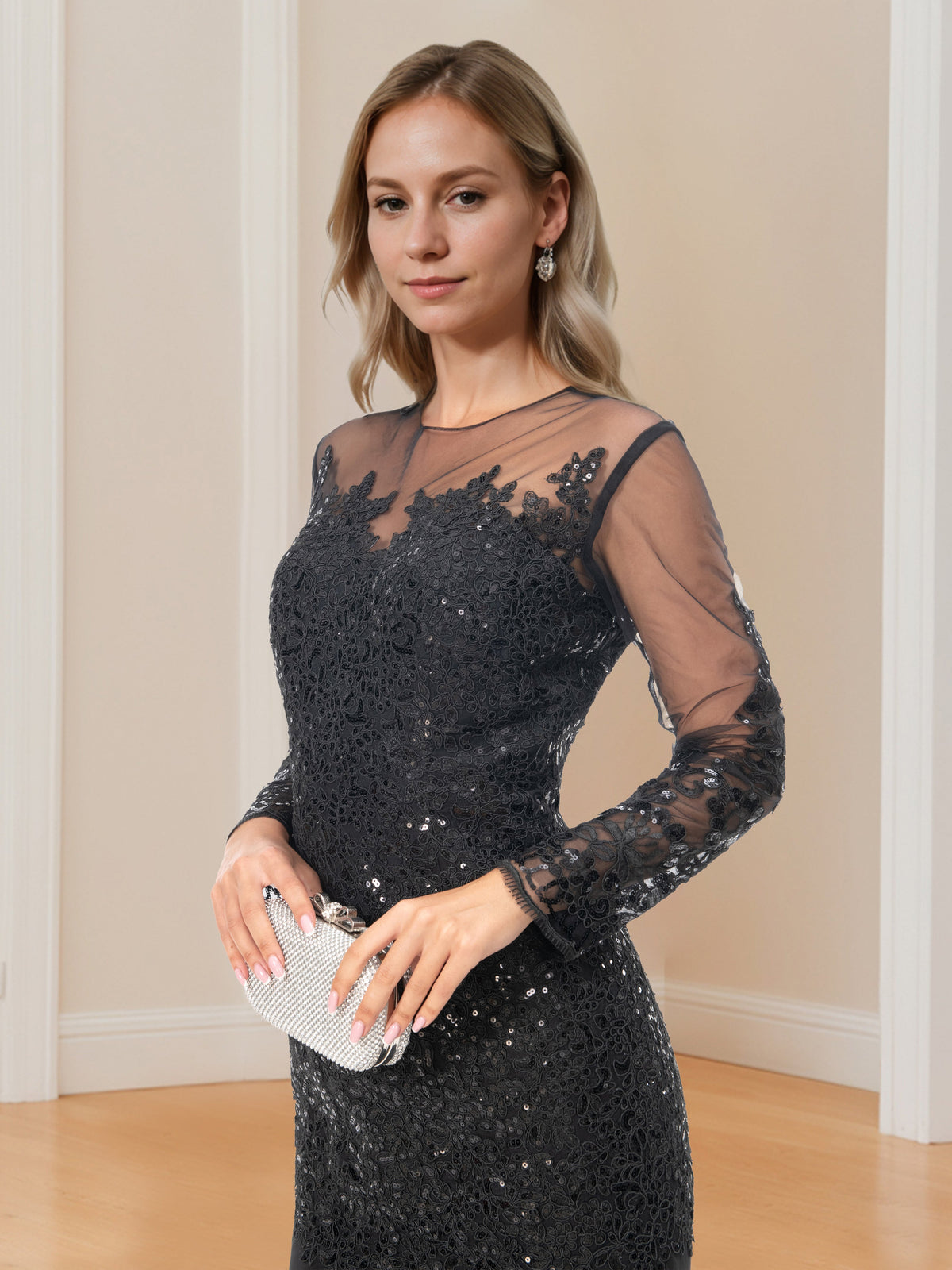 Long Sleeved Scoop Neck Mermaid Trumpet Mother of the Bride Dress with Applique