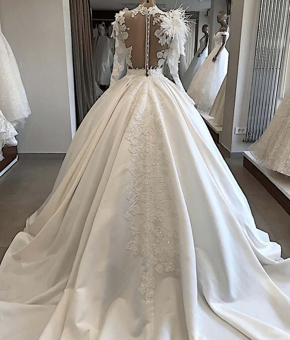 Long-Sleeves Brilliant High-Neck Appliques Flowers Feather Wedding Dresses