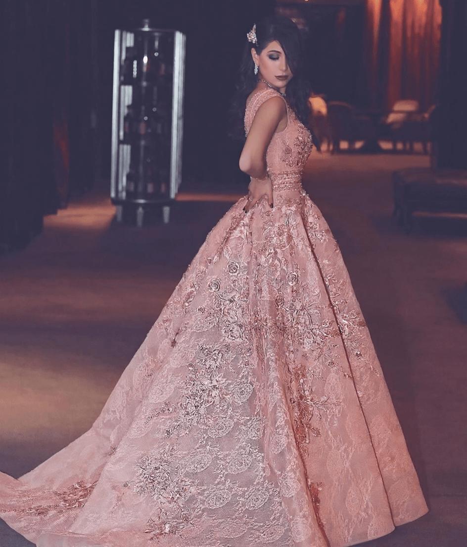 Luxury Evening Gown Flowers Puffy Pink V-Neck Beading Lace Evening Gowns