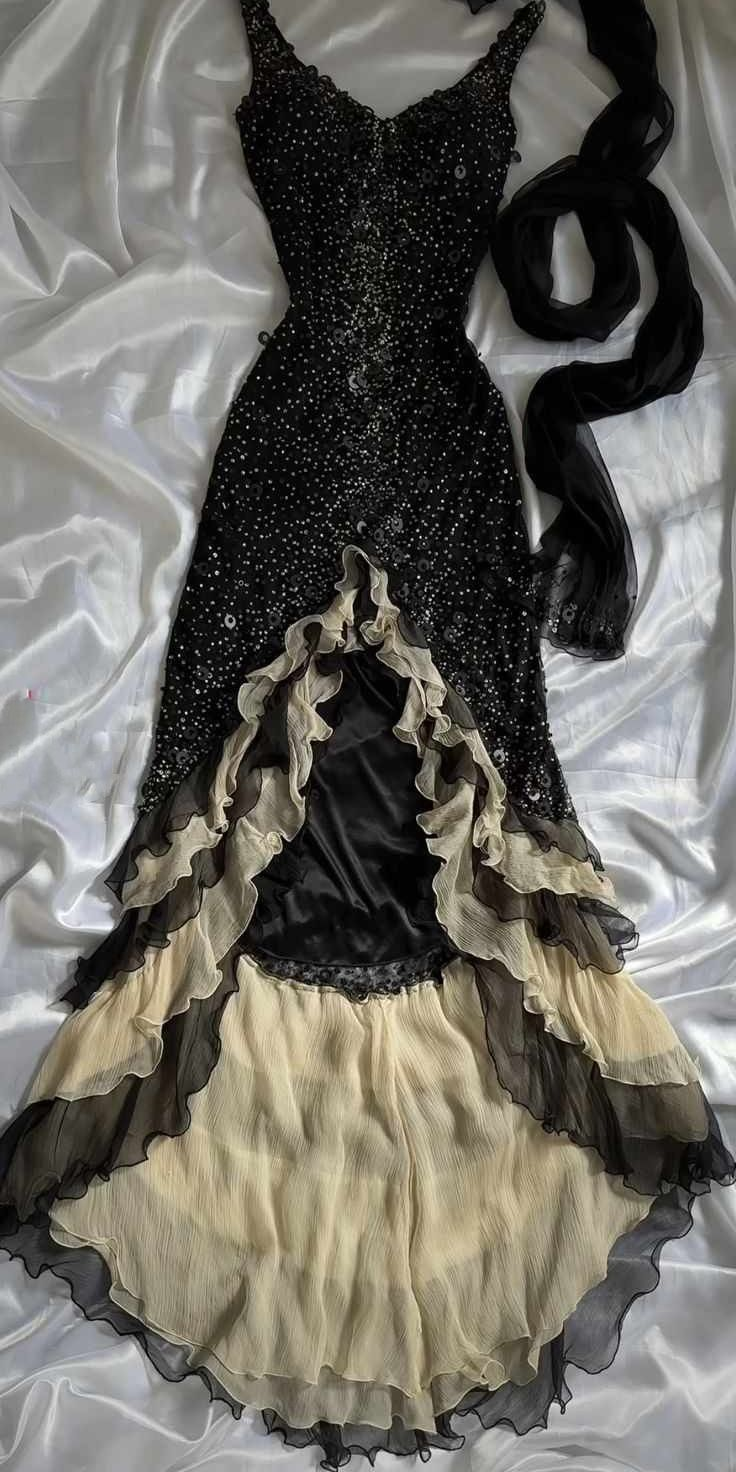 Sparkly Sequins Beaded Ruffles Mermaid Prom Dress Black Party Evening Dress - VelvetHem