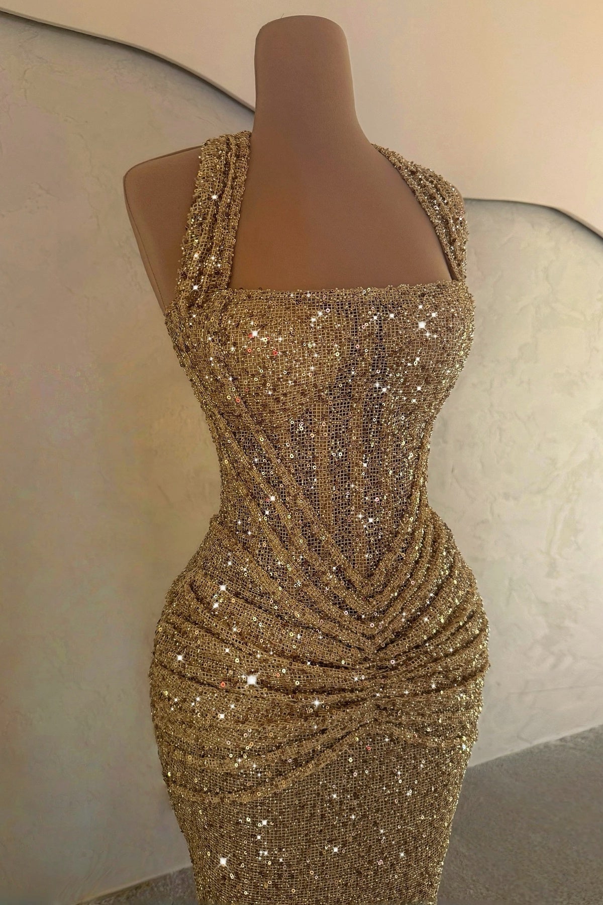 Suzhoufashion Mermaid Halter Neck Gold Sequined Long Prom Dress With Ruched Formal Evening Gown