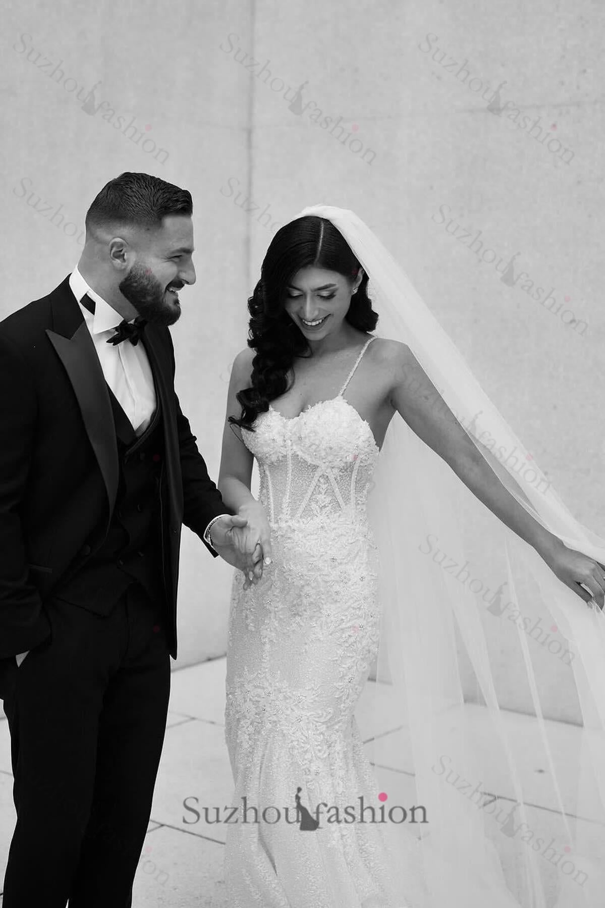 Mermaid Lace Spaghetti Straps Sleeveless White Wedding Dress Long Bridal Gown With Appliques