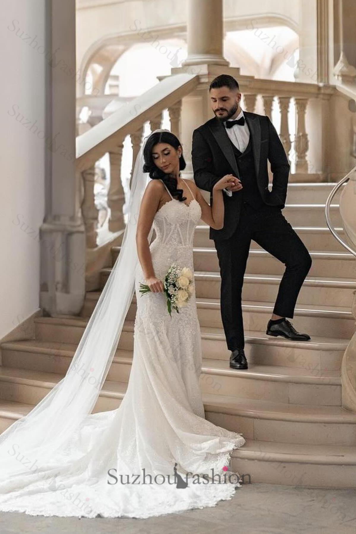 Mermaid Lace Spaghetti Straps Sleeveless White Wedding Dress Long Bridal Gown With Appliques