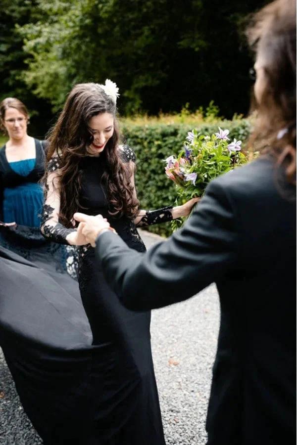 Mermaid Floral Black Wedding Dress Long Sleeve Wedding Gown (ZD16083)