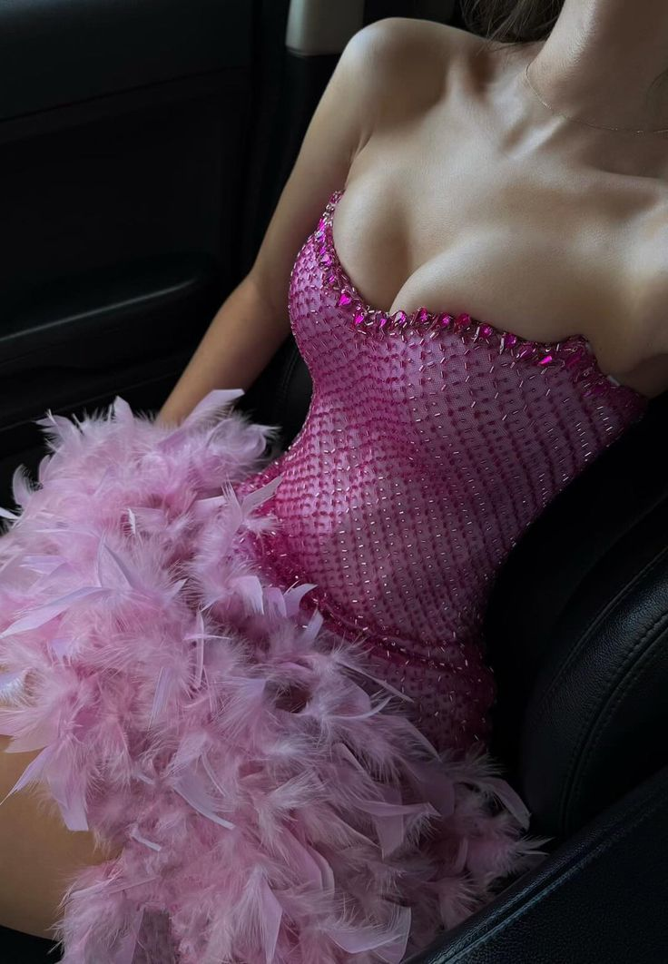 Gorgeous Sweetheart Strapless Sequin Feathers Yellow Cocktail Dress A-Line Short Party Dress