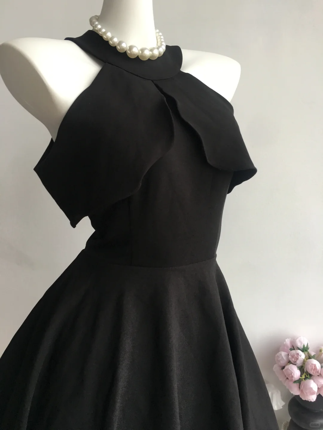 Simple Black Sleeveless Satin A Line Short Formal Graduation Homecoming Dress Cocktail Dress - View 2 | VelvetHem