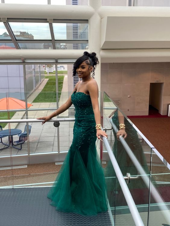 Stunning Green Mermaid Evening Dress With Appliques Y5930 - VelvetHem