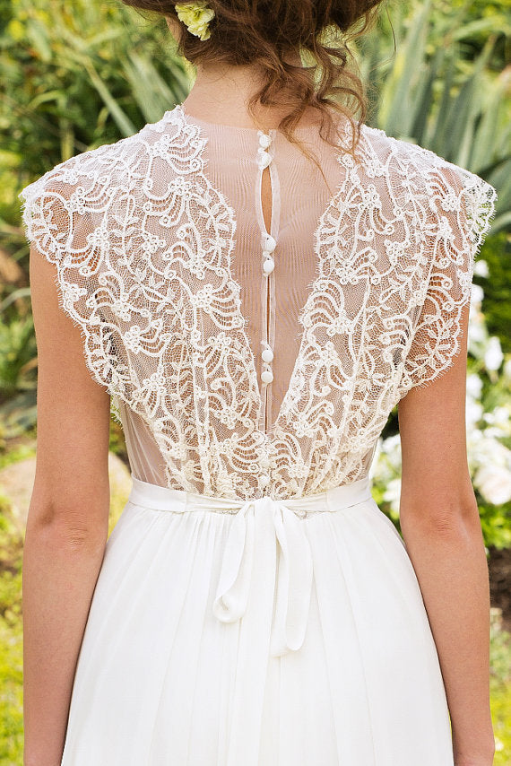 New Arrival Deep V-Neck Lace Bridal Gown Floor Length Boeknot Beach Wedding Dress