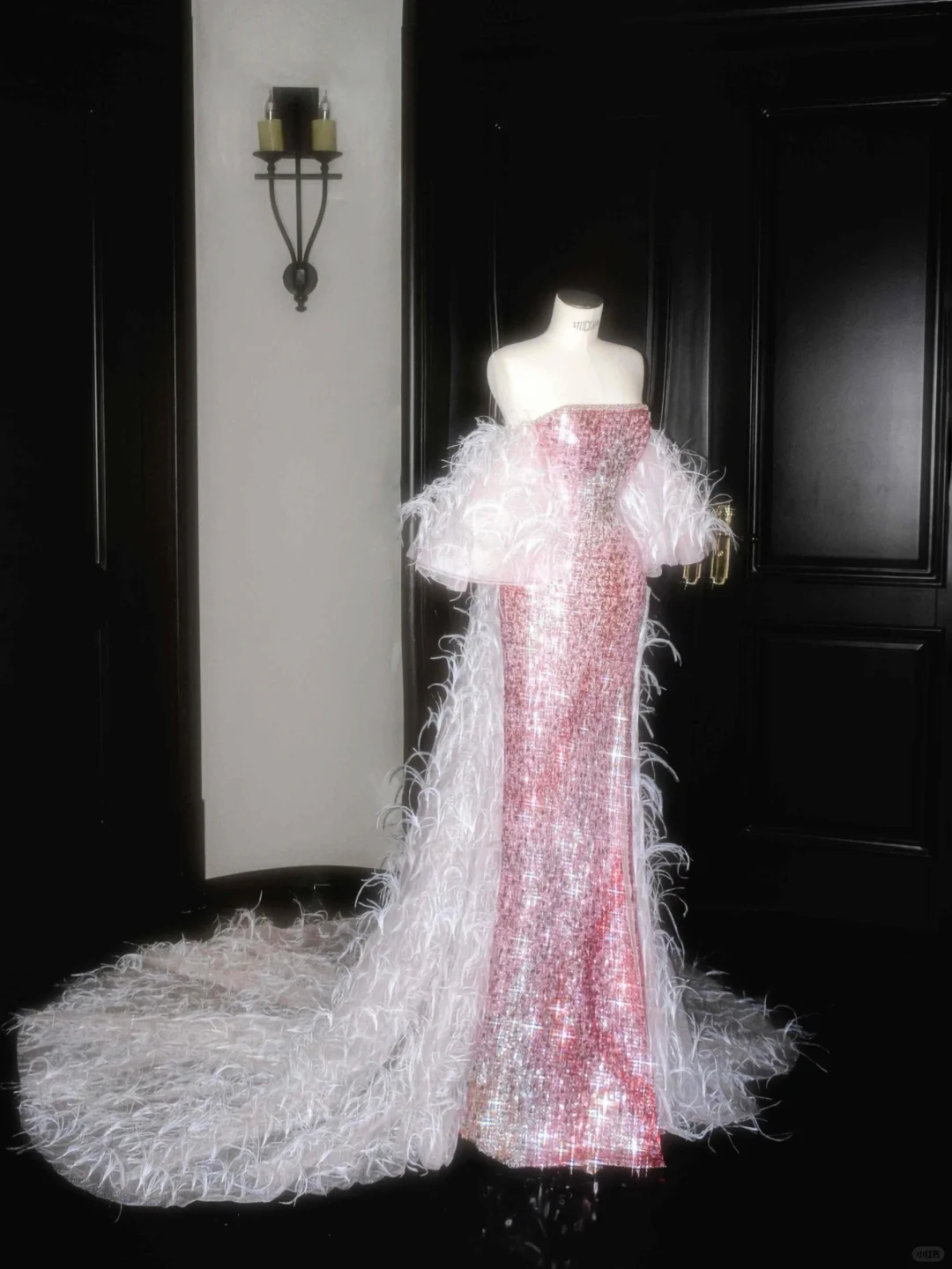 Fairy Pink Strapless Sequins Feathers Mermaid Evening Dress Slit Prom Dress Y8660 - VelvetHem