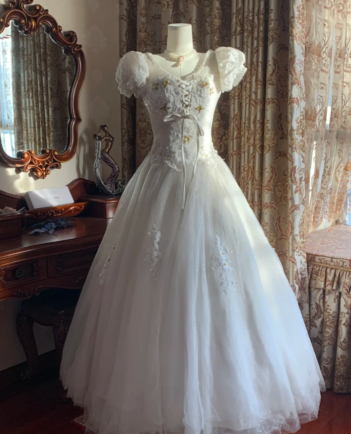 Classy White Ball Gown Tulle Lace Beaded Long Wedding Dress Formal Bridal Dress - View 2 | VelvetHem