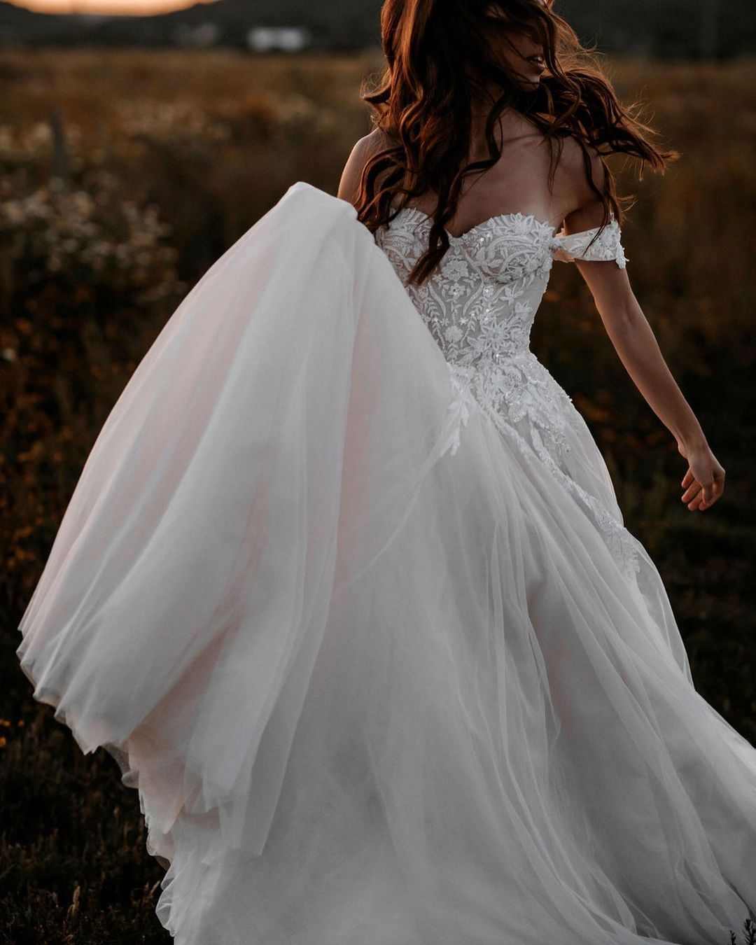 Off-the-Shoulder Sweetheart Floral Lace Beach Wedding Dress Tulle Sweetheart Beach Bridal Dress
