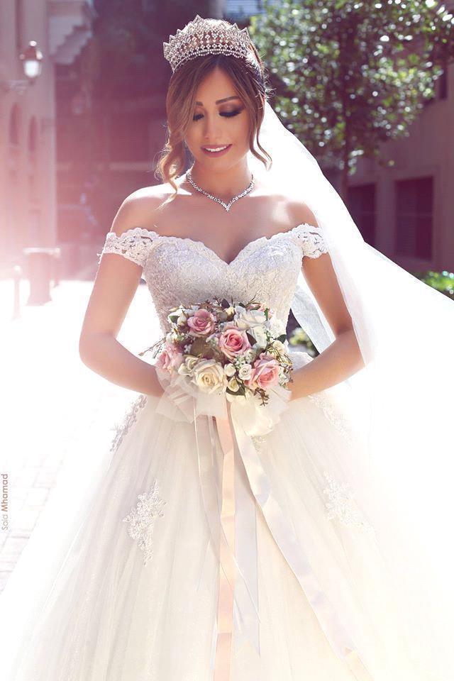 Off-the-shoulder Lace Bridal Ball Gowns Puffy Popular Tulle Appliques Wedding Dresses