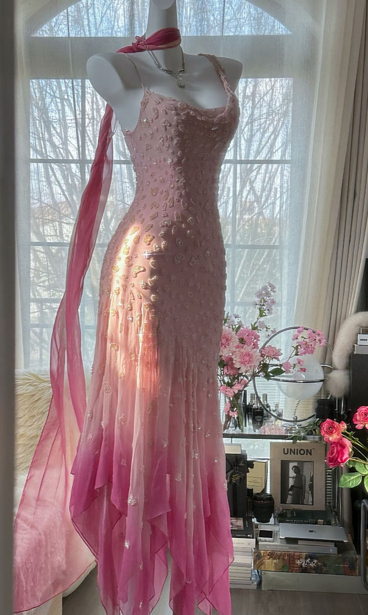 Luxury Pink Spaghetti Straps Chiffon Beaded Mermaid Evening Dress Prom Gown - VelvetHem