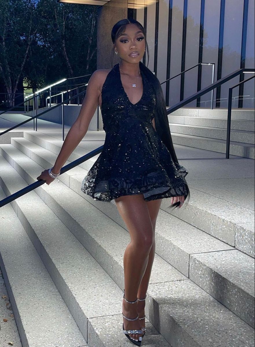 Sparkling Black Halter Neck Sequined Tulle A-Line 16th Birthday Homecoming Dress - VelvetHem