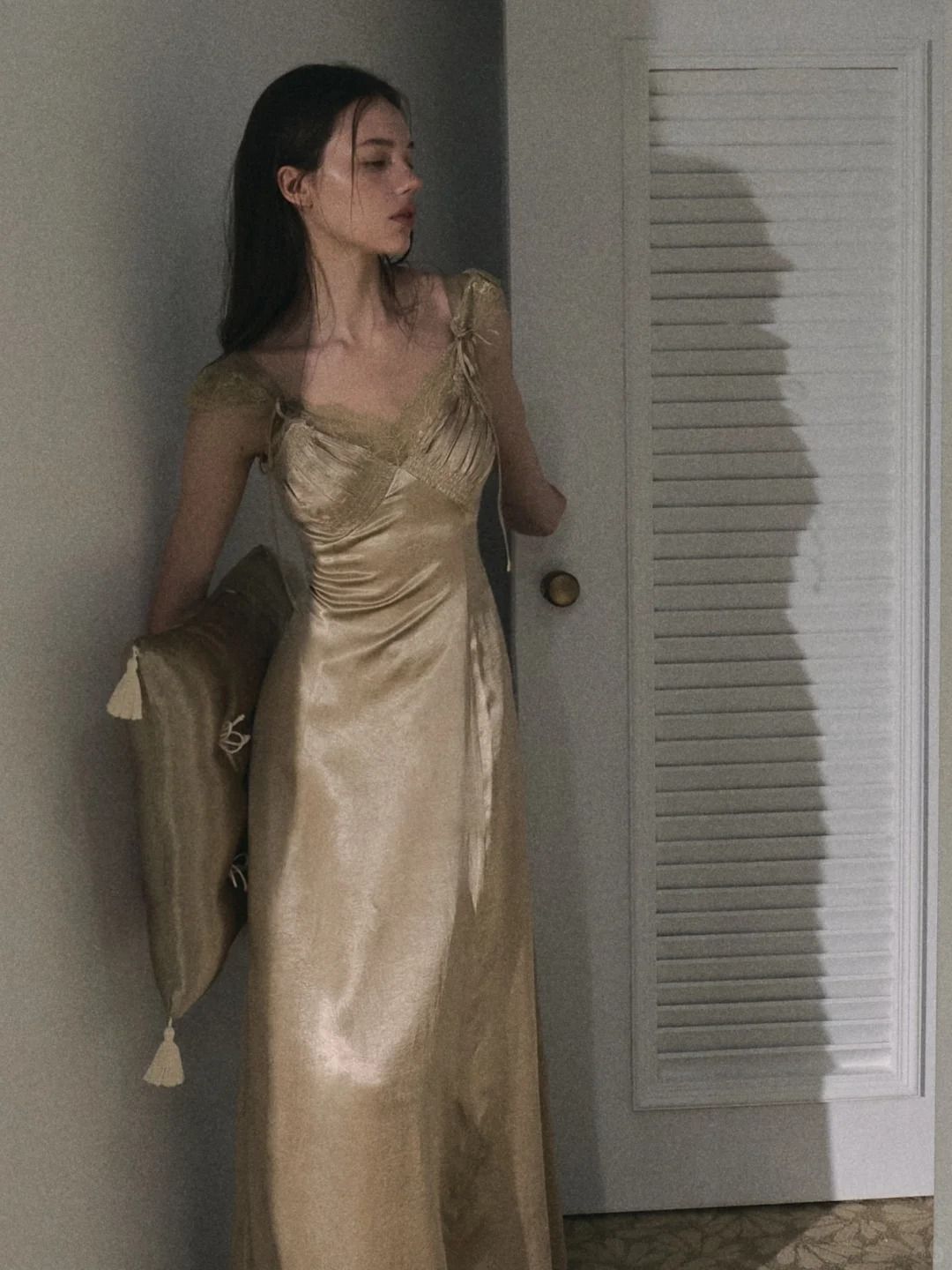 Elegant Champagne Gold Fitted Deep V Halter Satin Long Prom Dress Evening Dress - VelvetHem