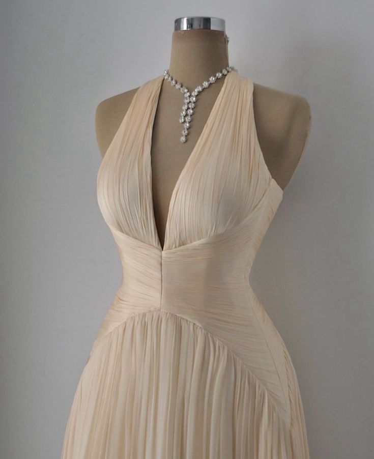 Elegant Nude Pink A-line Deep V Halter Neck Chiffon Long Prom Dress Evening Dress - View 3 | VelvetHem