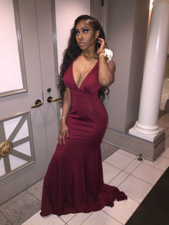 Elegant Burgundy Mermaid Evening Dress with V-neck Y6340 - VelvetHem