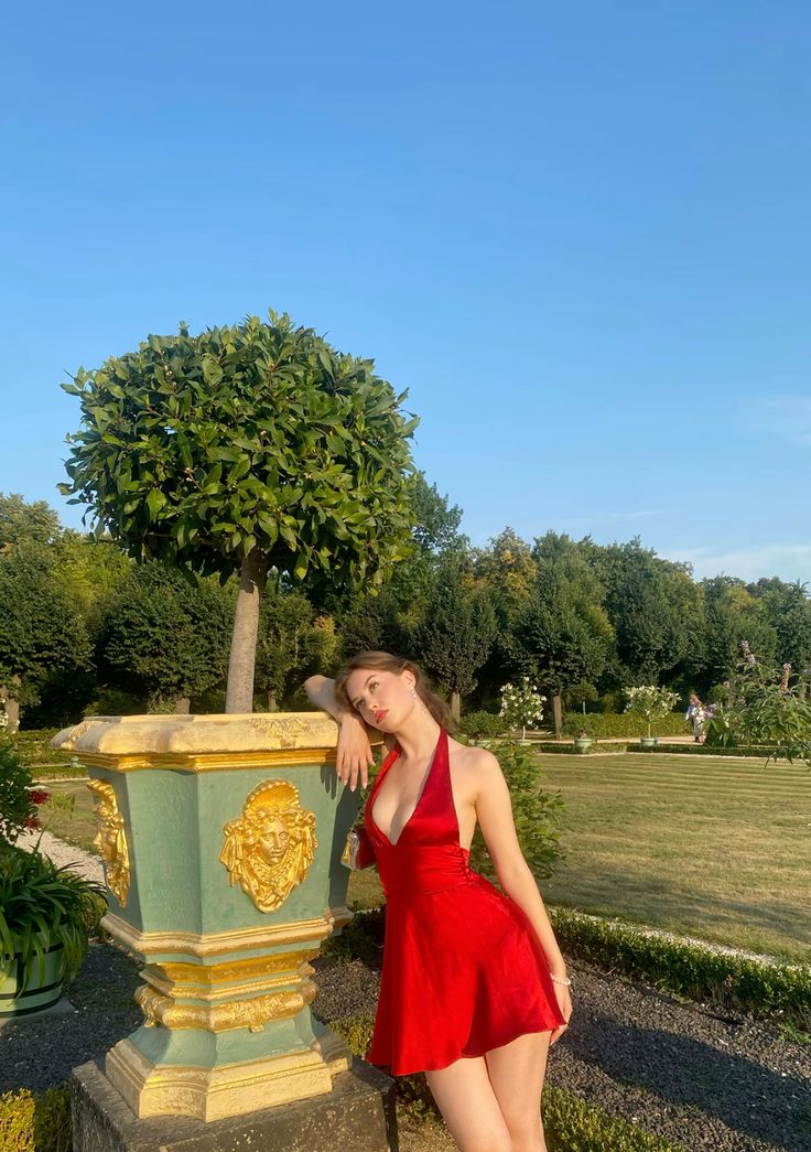 Elegant Red Halter Neck Deep V neck Bow Satin A-line 17th Birthday Homecoming Dress - View 4 | VelvetHem