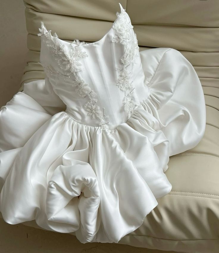 Vintage White Lace Pattern Large Puffy Skirt Satin 16th Birthday Homecoming Dress - View 3 | VelvetHem