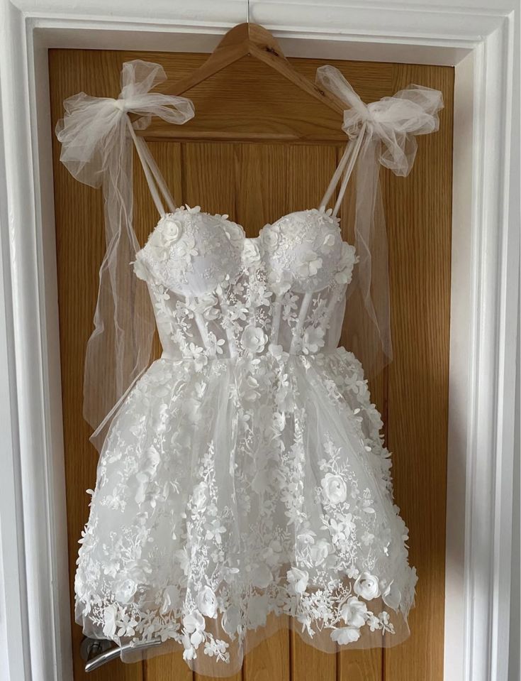 Sweet White Tulle Bow Strap Lace Embroidery A-line 16th Birthday Homecoming Dress - VelvetHem